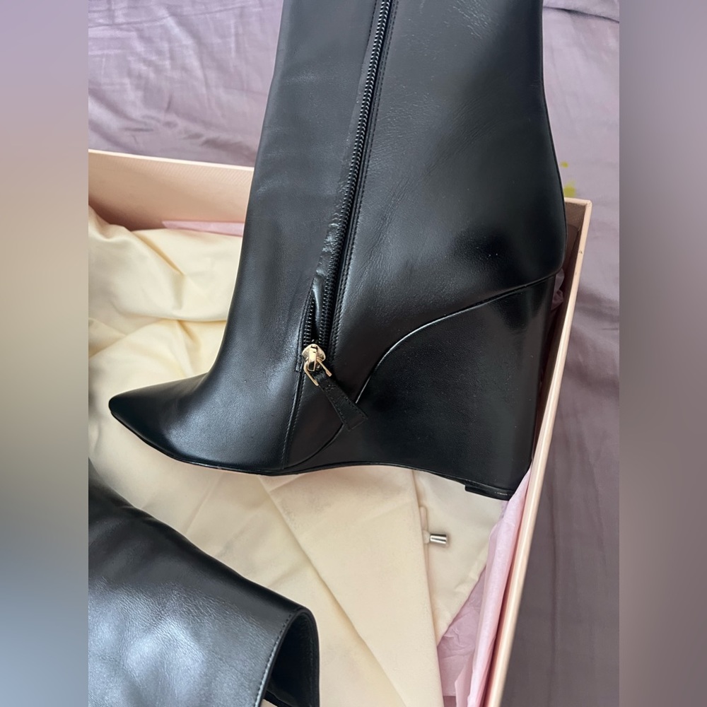 NWT Alexandre Birman's Angelina booties.
